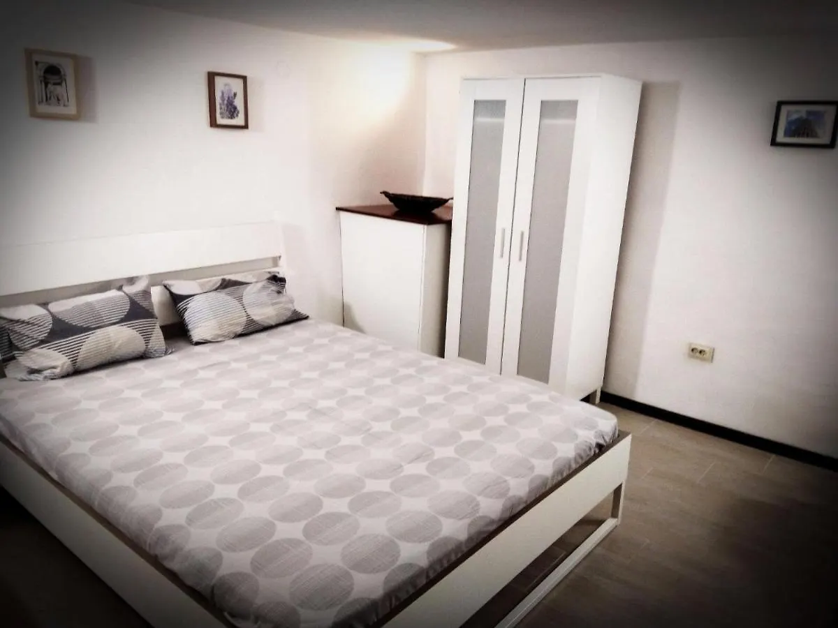 Sofia Family House - Free Parking Hotel Gasthuis