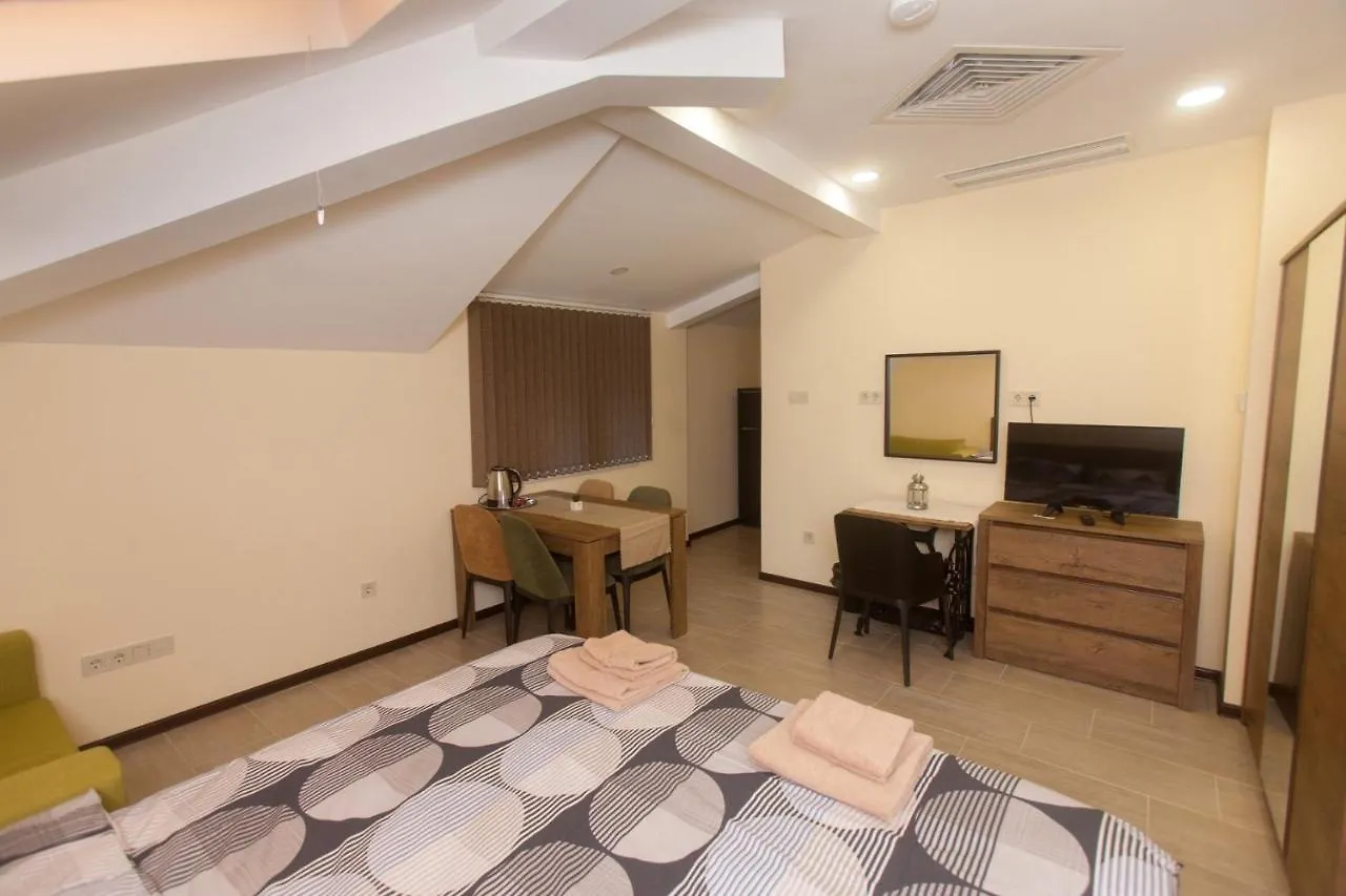 Sofia Family House - Free Parking Hotel