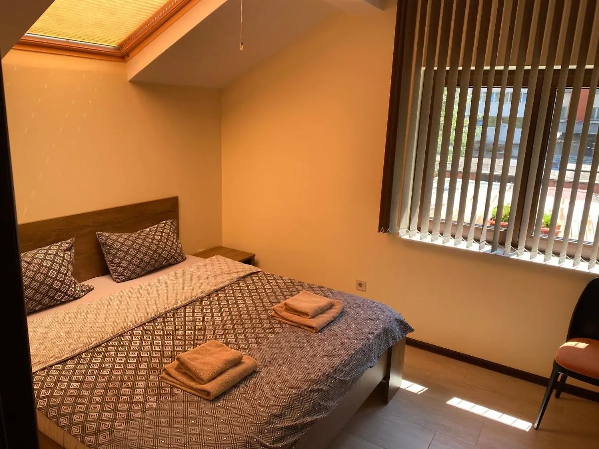 Sofia Family House - Free Parking Hotel