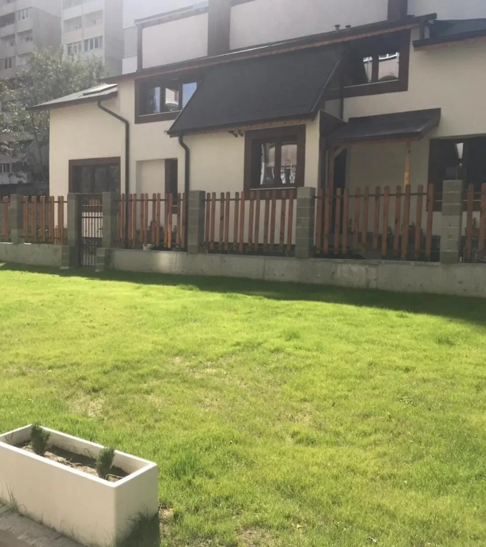 Sofia Family House - Free Parking Hotel 3*,