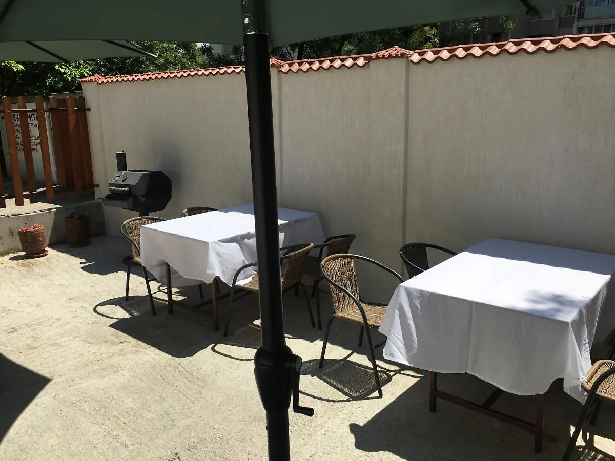 Sofia Family House - Free Parking Hotel 3*,
